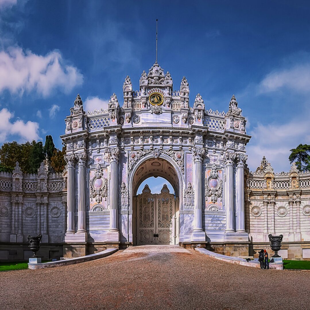 Dolmabahçe Sarayı